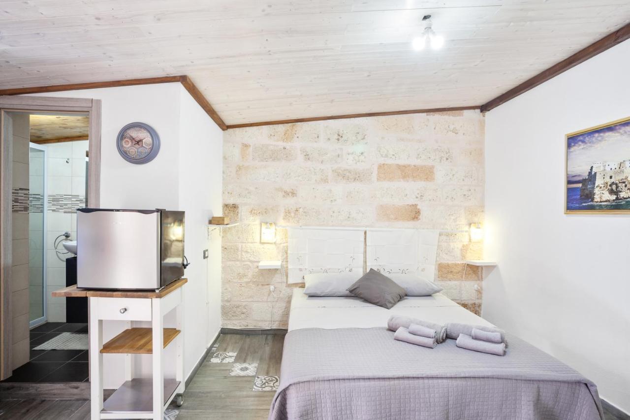 דירות פולינאנו א מארה Tiny House 19 Terrace Aparment מראה חיצוני תמונה