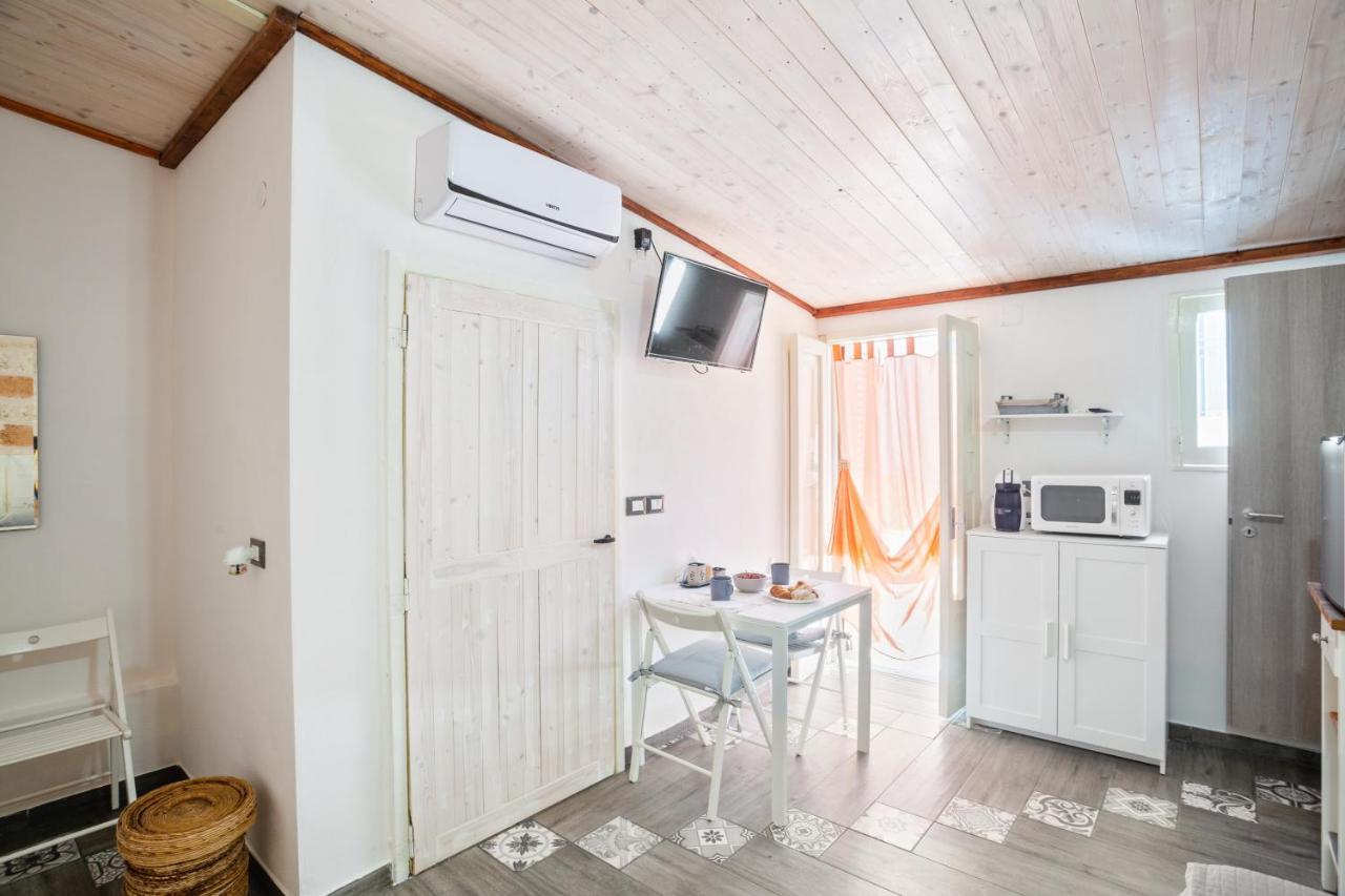 דירות פולינאנו א מארה Tiny House 19 Terrace Aparment מראה חיצוני תמונה